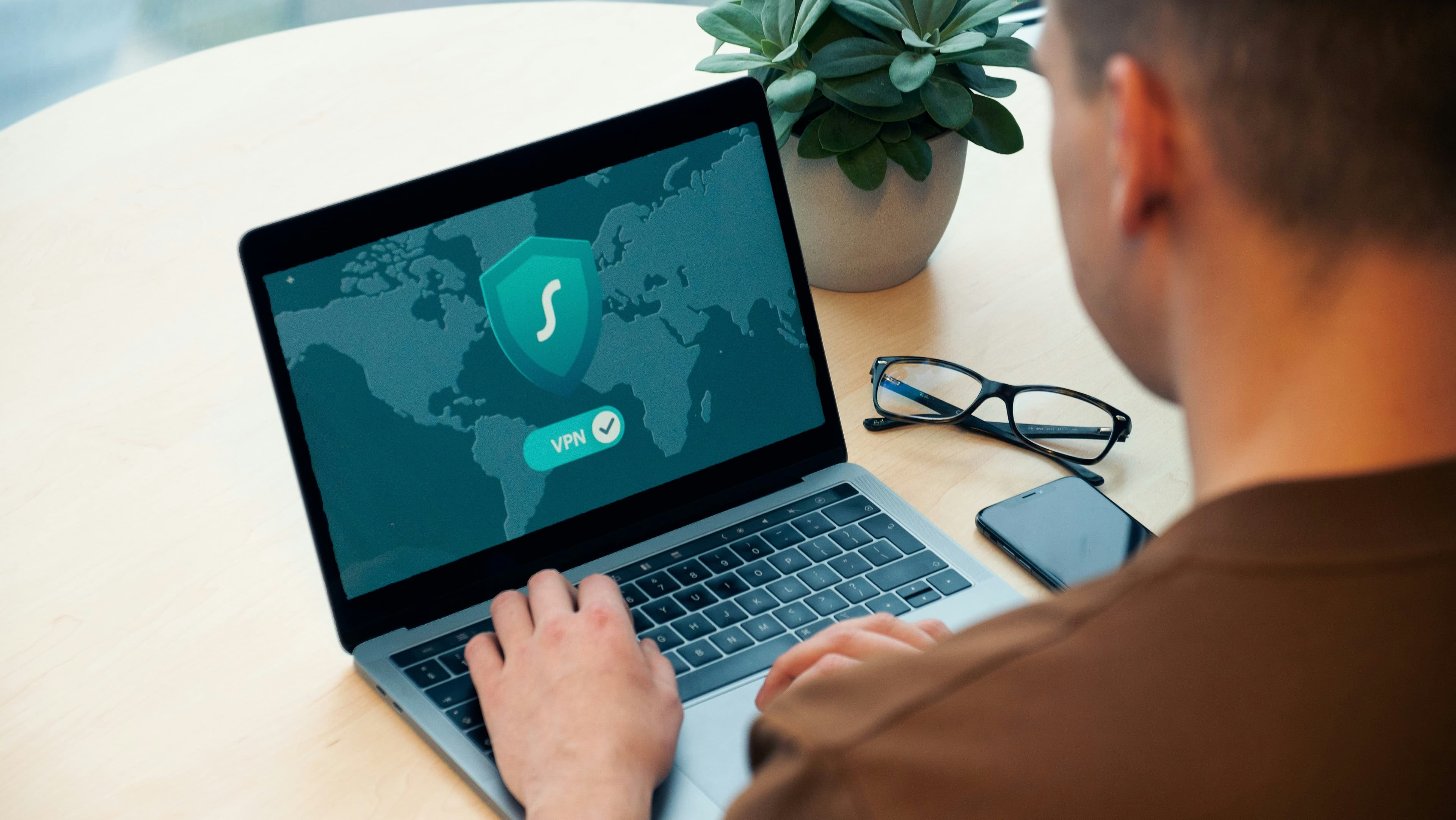 My Broker vous permet de consulter vos assurances 24h/24, 7jours/7